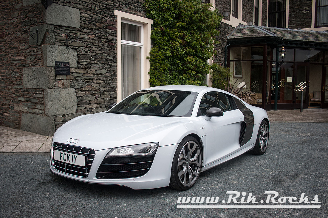 White Audi R8 V10 5.2 2010 FCK1Y
