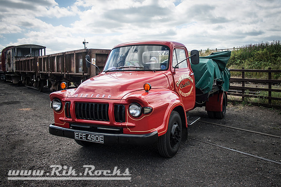 Red Bedford TJ Truck EFE490E